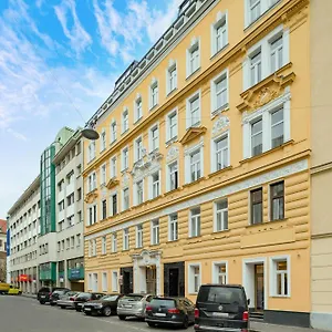 Western Celebrity **** Viena